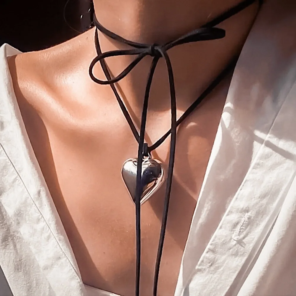 ⚜️𝟯𝟬%𝗢𝗙𝗙 𝗯𝘂𝗻𝗱𝗹𝗲𝘀 𝟯+⚜️ NEW Large Acrylic Heart Lariat Necklace - Picture 8 of 15